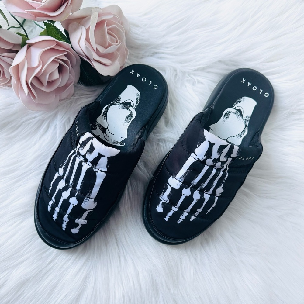Cloak Skeleton Slippers